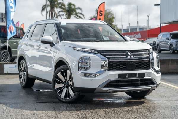 2025 Mitsubishi Outlander